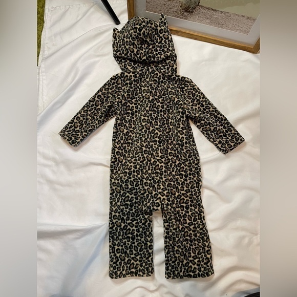 Girls Crazy 8 size 6-12 months black and brown leopard print winter body suite. - Picture 2 of 5